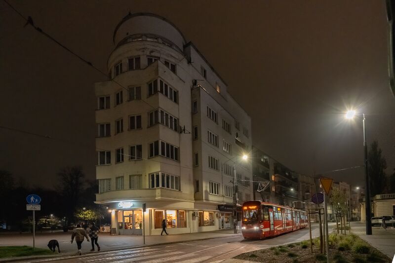 Plik:Sosnowiec, Ulica Małachowskiego na złączeniu z ulica 3 Maja i Aleją Zwycięstwa, 10.11.2024, KsP 051.jpg