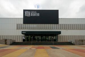 Wejście główne do Zagłębiowskiej Mediateki, ul. Kościelna, Sosnowiec.jpg